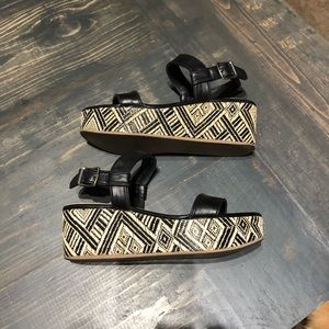 💕EUC dv by Dolce Vita Platform Sandals in sz 8.5